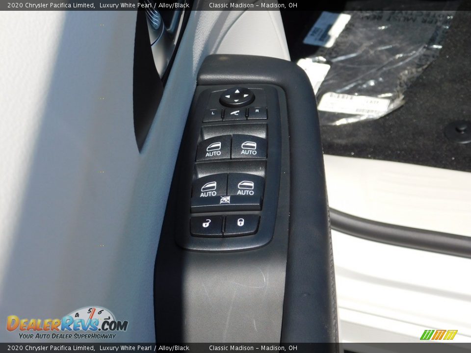 2020 Chrysler Pacifica Limited Luxury White Pearl / Alloy/Black Photo #9