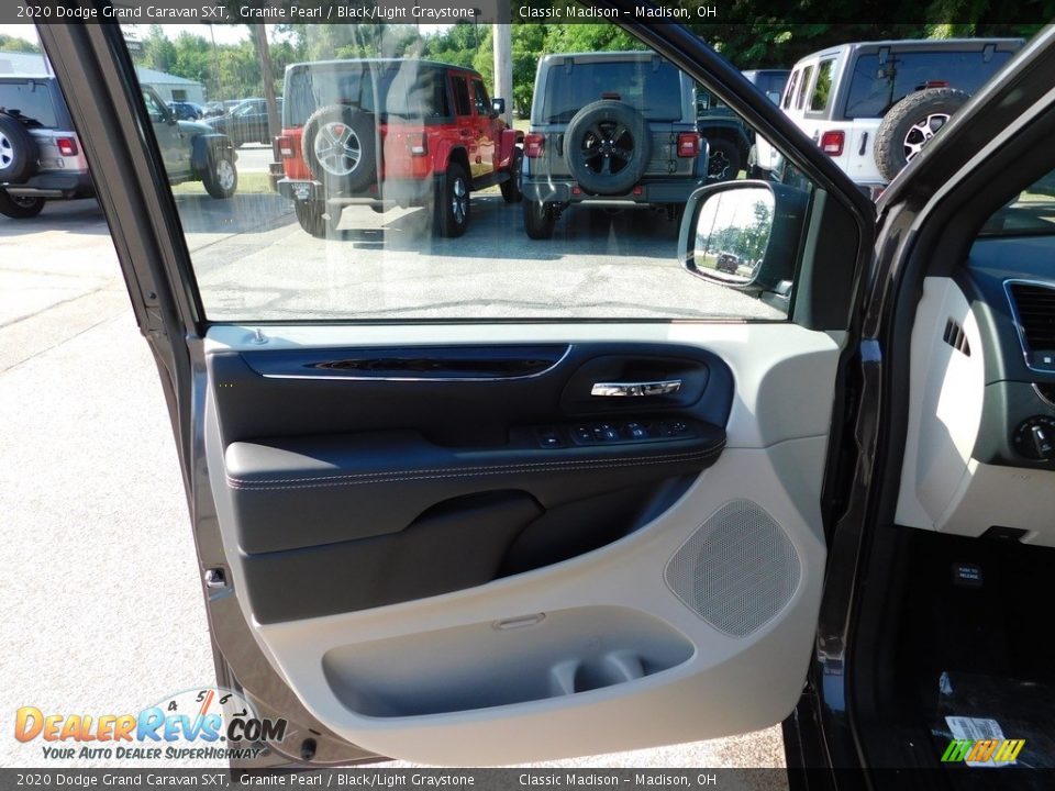 2020 Dodge Grand Caravan SXT Granite Pearl / Black/Light Graystone Photo #14