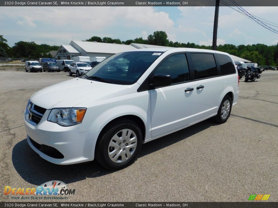 Front 3/4 View of 2020 Dodge Grand Caravan SE Photo #2
