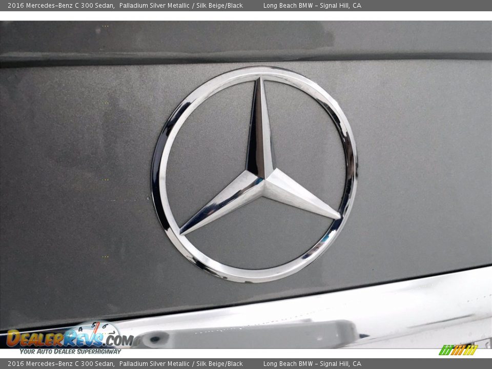 2016 Mercedes-Benz C 300 Sedan Palladium Silver Metallic / Silk Beige/Black Photo #34