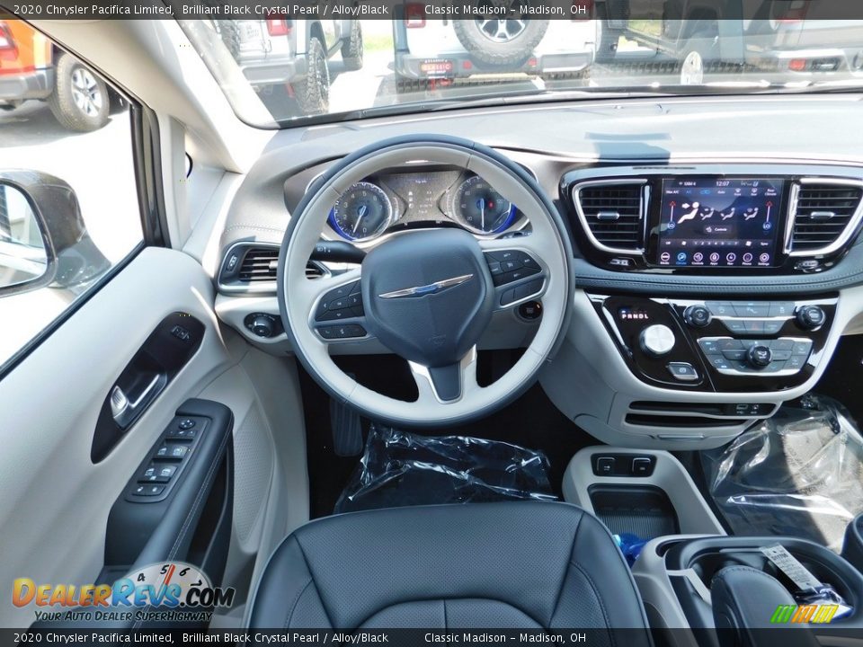 2020 Chrysler Pacifica Limited Brilliant Black Crystal Pearl / Alloy/Black Photo #8