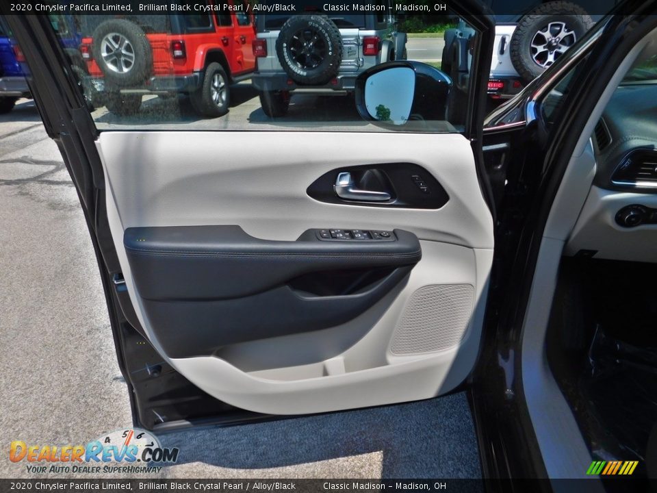 2020 Chrysler Pacifica Limited Brilliant Black Crystal Pearl / Alloy/Black Photo #13