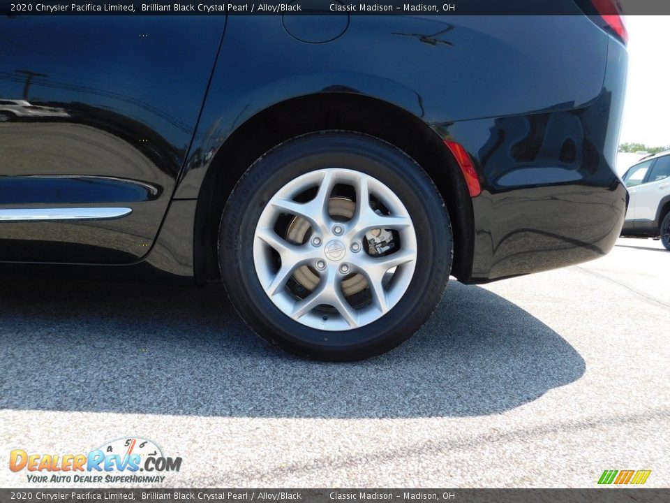 2020 Chrysler Pacifica Limited Brilliant Black Crystal Pearl / Alloy/Black Photo #16