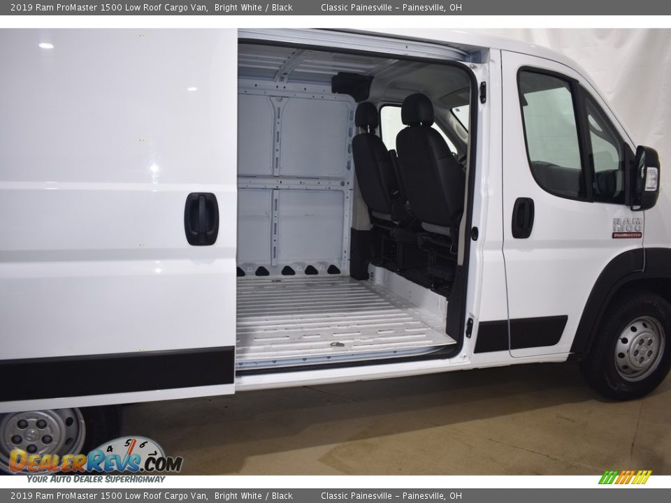 2019 Ram ProMaster 1500 Low Roof Cargo Van Bright White / Black Photo #8