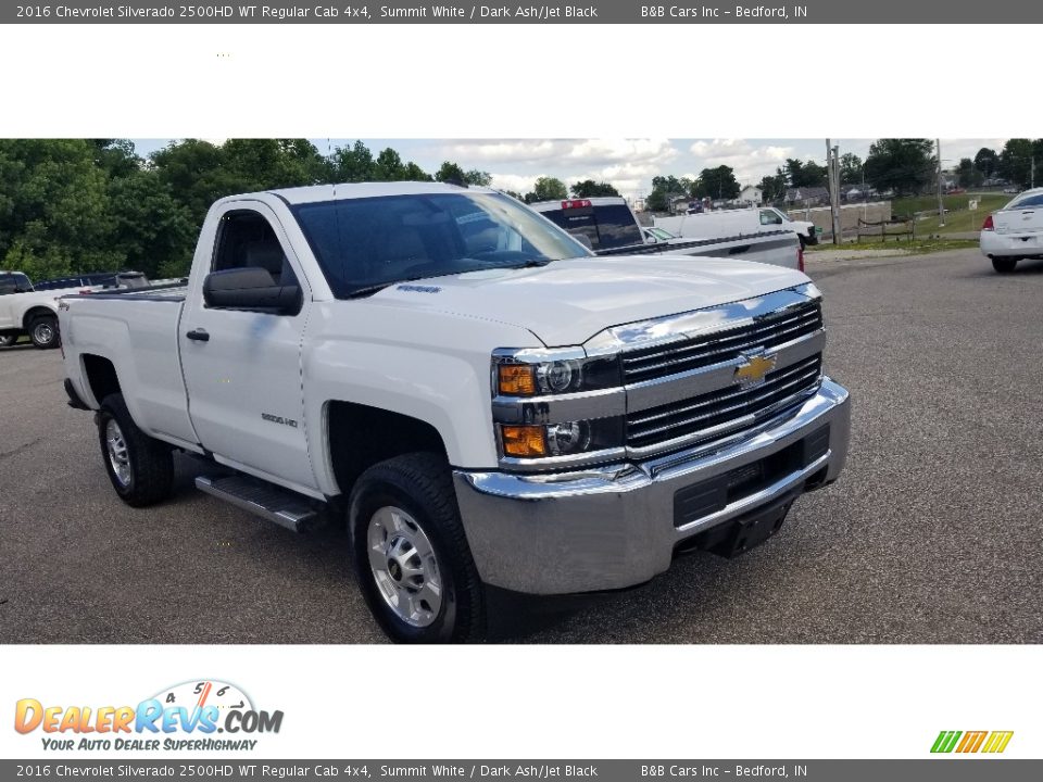 Front 3/4 View of 2016 Chevrolet Silverado 2500HD WT Regular Cab 4x4 Photo #1