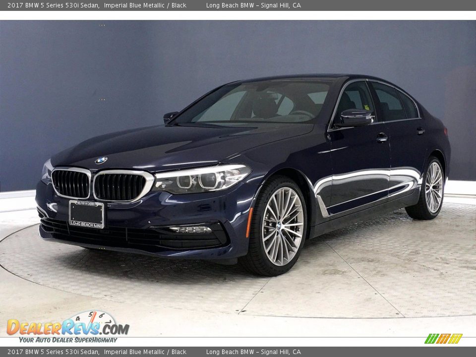 Front 3/4 View of 2017 BMW 5 Series 530i Sedan Photo #12