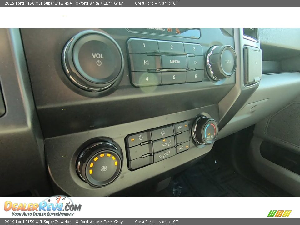 2019 Ford F150 XLT SuperCrew 4x4 Oxford White / Earth Gray Photo #15