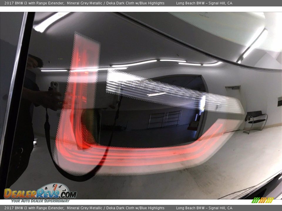 2017 BMW i3 with Range Extender Mineral Grey Metallic / Deka Dark Cloth w/Blue Highlights Photo #26