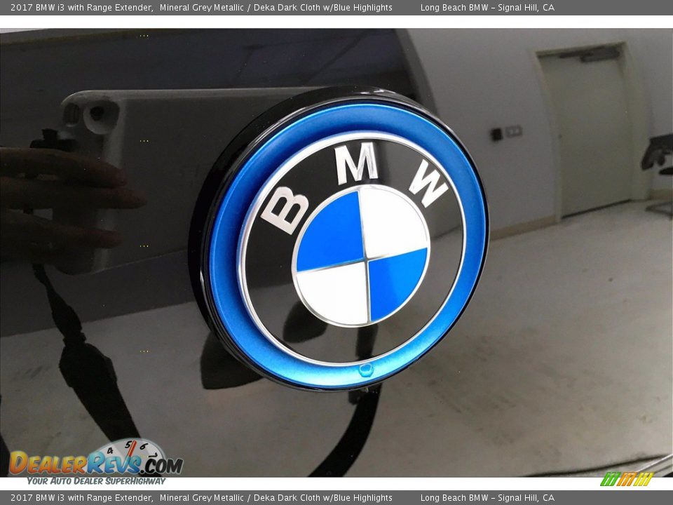 2017 BMW i3 with Range Extender Mineral Grey Metallic / Deka Dark Cloth w/Blue Highlights Photo #33