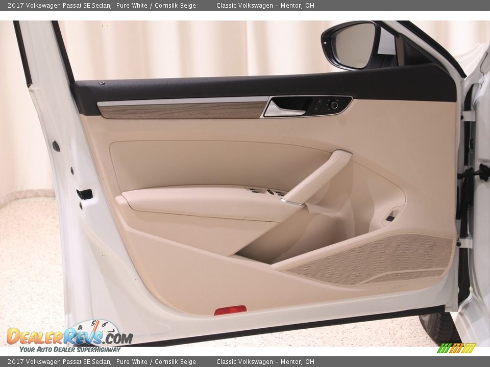 2017 Volkswagen Passat SE Sedan Pure White / Cornsilk Beige Photo #4