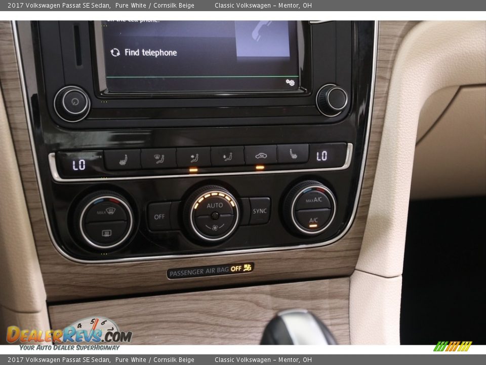 2017 Volkswagen Passat SE Sedan Pure White / Cornsilk Beige Photo #11