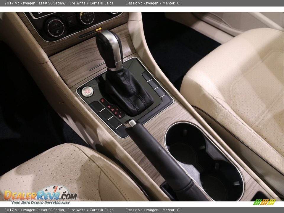 2017 Volkswagen Passat SE Sedan Pure White / Cornsilk Beige Photo #12