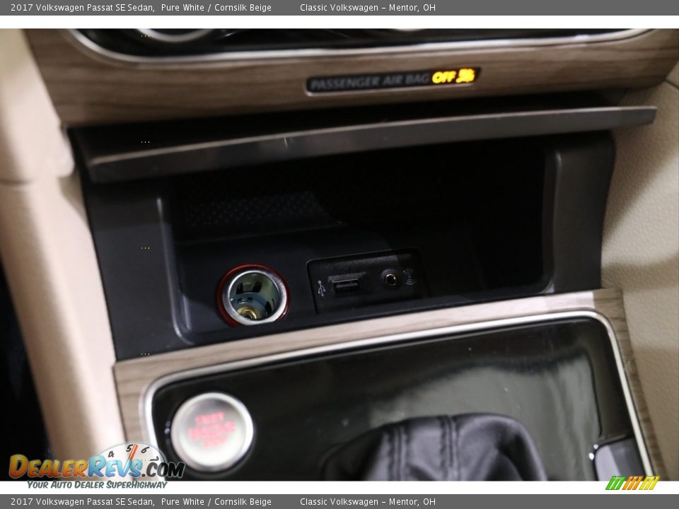 2017 Volkswagen Passat SE Sedan Pure White / Cornsilk Beige Photo #13