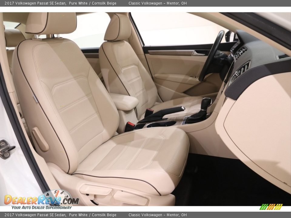 2017 Volkswagen Passat SE Sedan Pure White / Cornsilk Beige Photo #14