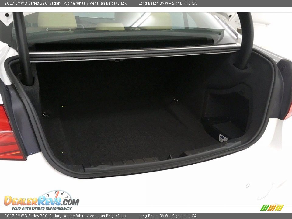 2017 BMW 3 Series 320i Sedan Alpine White / Venetian Beige/Black Photo #31