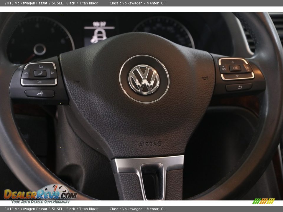 2013 Volkswagen Passat 2.5L SEL Steering Wheel Photo #8