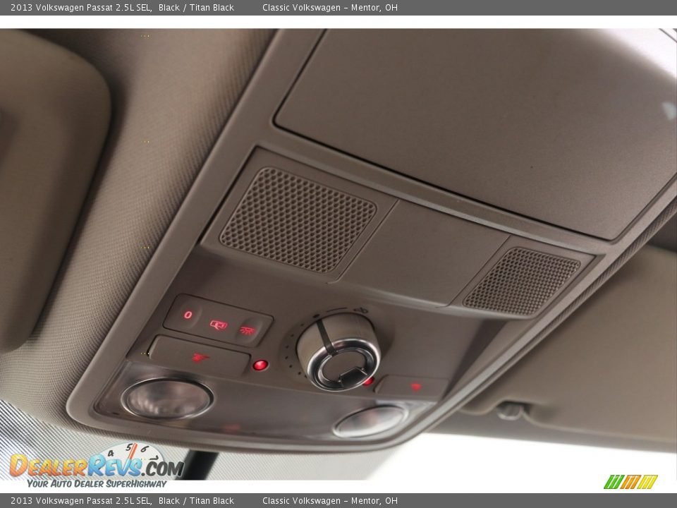 Controls of 2013 Volkswagen Passat 2.5L SEL Photo #10