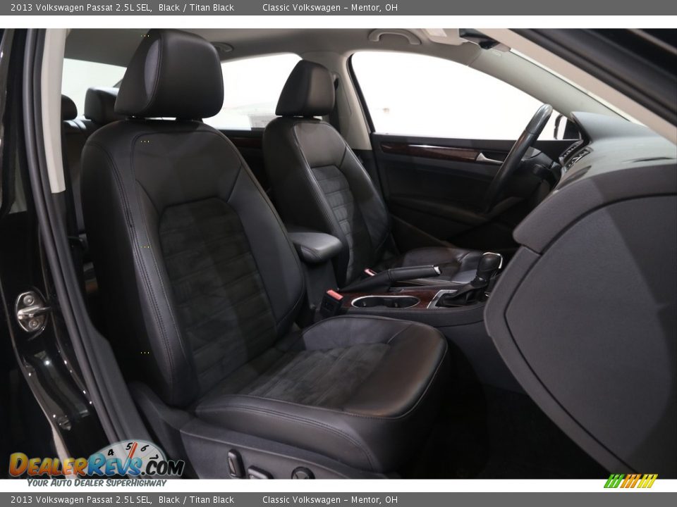 Front Seat of 2013 Volkswagen Passat 2.5L SEL Photo #20