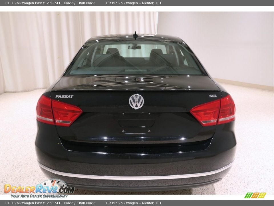 2013 Volkswagen Passat 2.5L SEL Black / Titan Black Photo #23