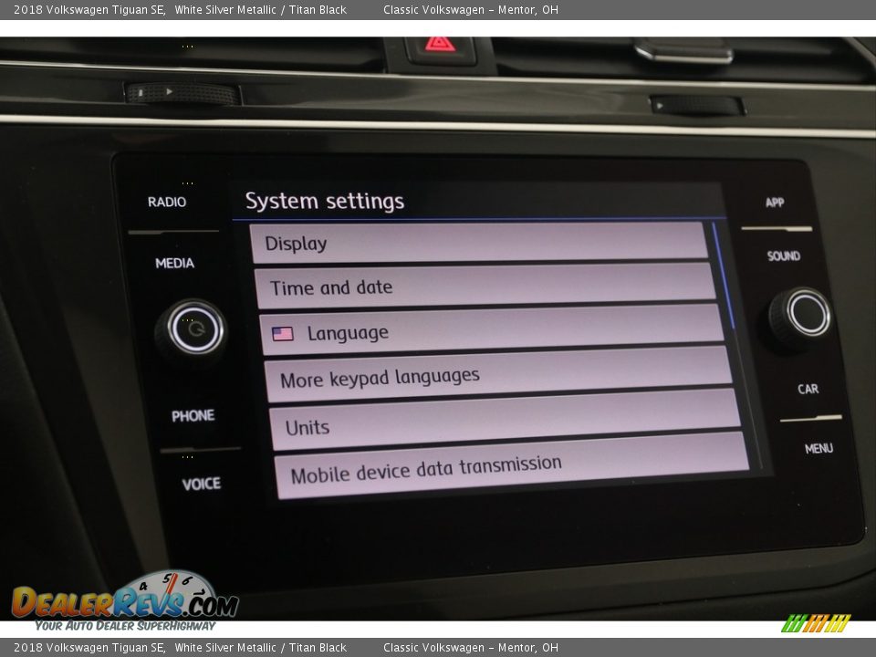2018 Volkswagen Tiguan SE White Silver Metallic / Titan Black Photo #17
