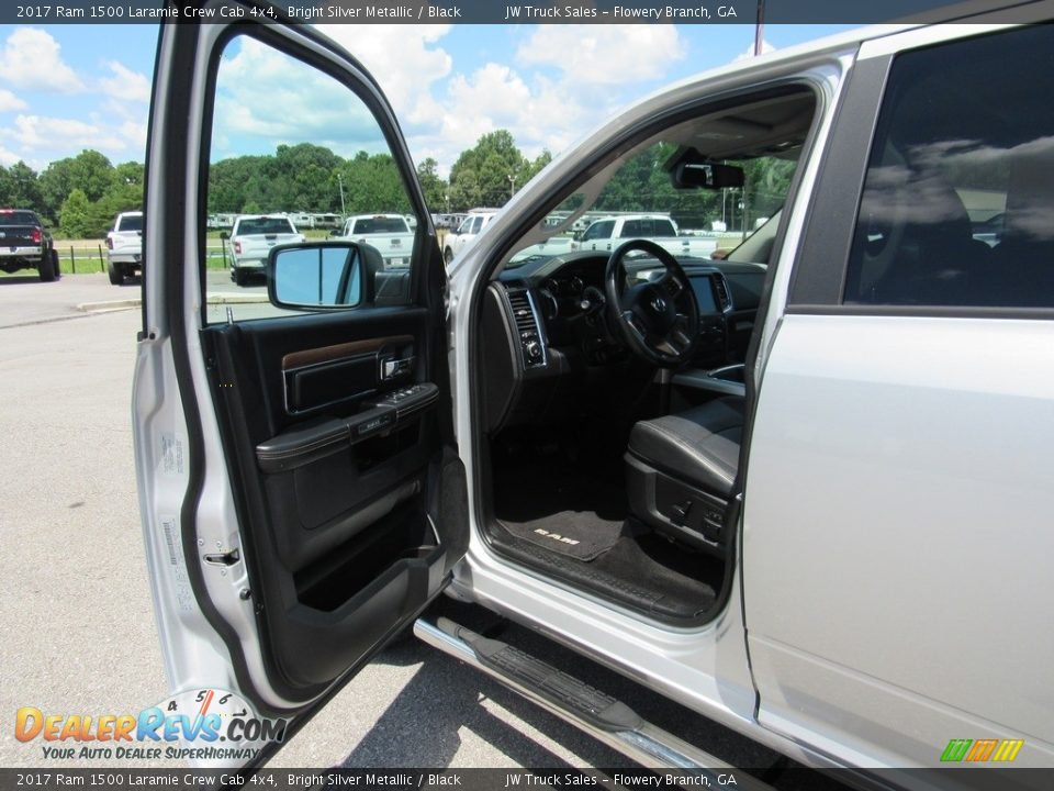 2017 Ram 1500 Laramie Crew Cab 4x4 Bright Silver Metallic / Black Photo #11