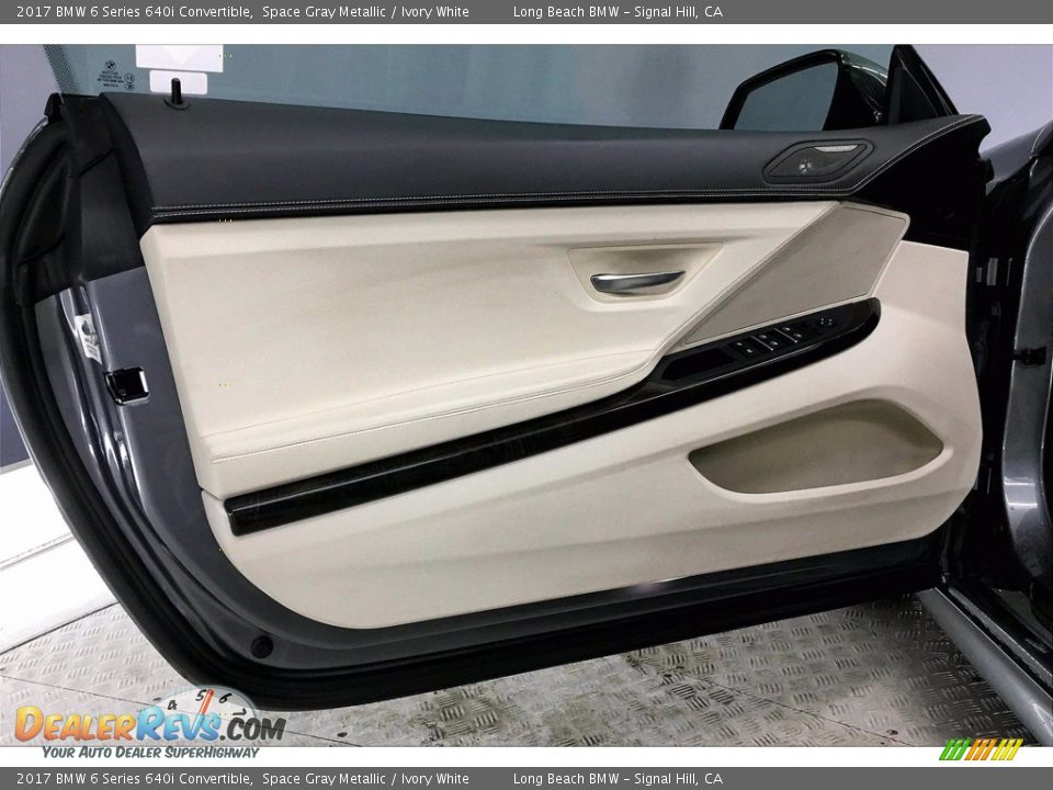 Door Panel of 2017 BMW 6 Series 640i Convertible Photo #23