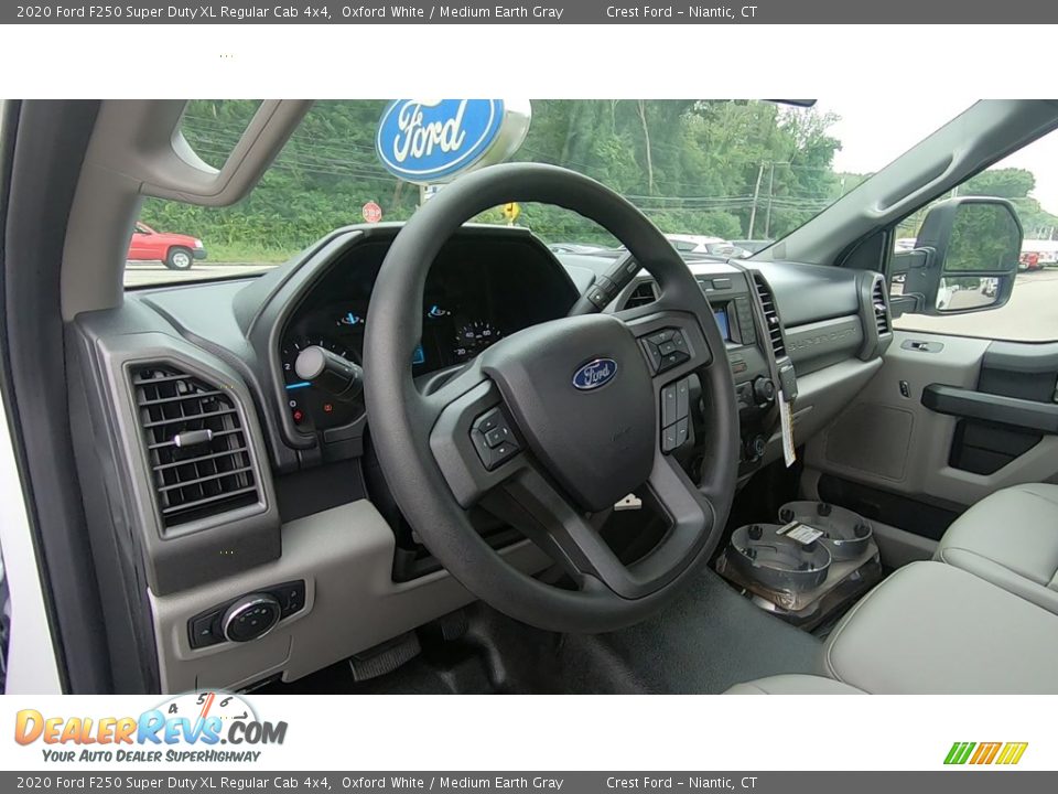 2020 Ford F250 Super Duty XL Regular Cab 4x4 Oxford White / Medium Earth Gray Photo #10