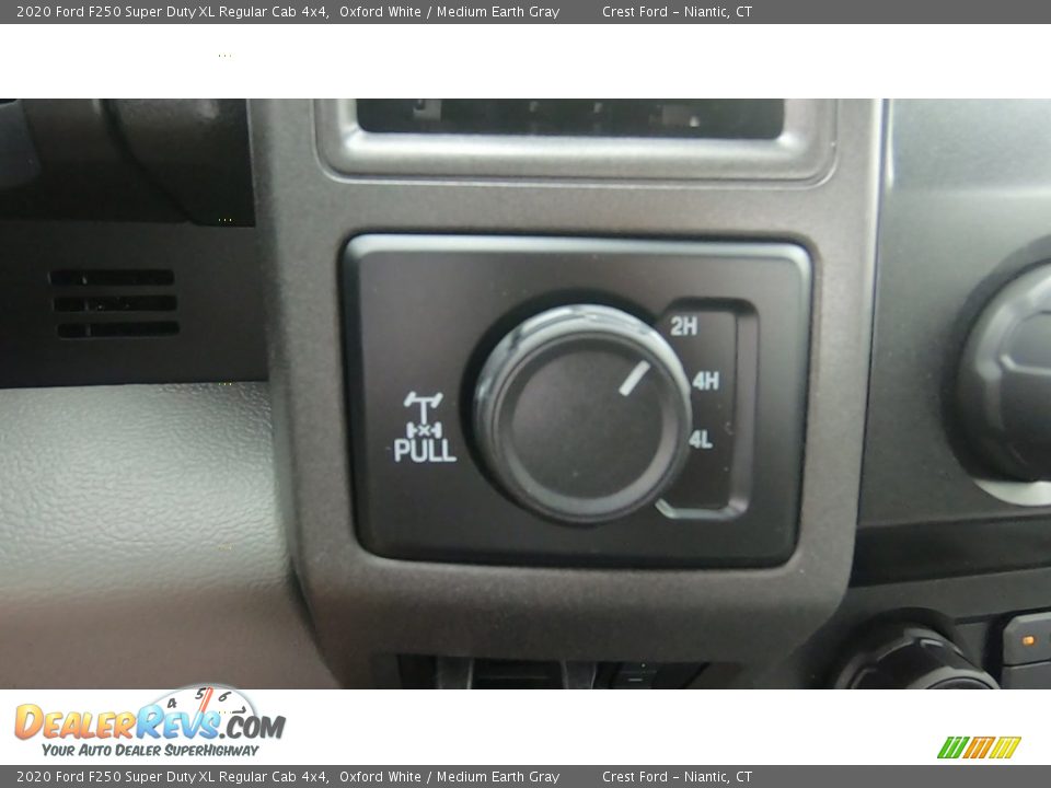 2020 Ford F250 Super Duty XL Regular Cab 4x4 Oxford White / Medium Earth Gray Photo #16