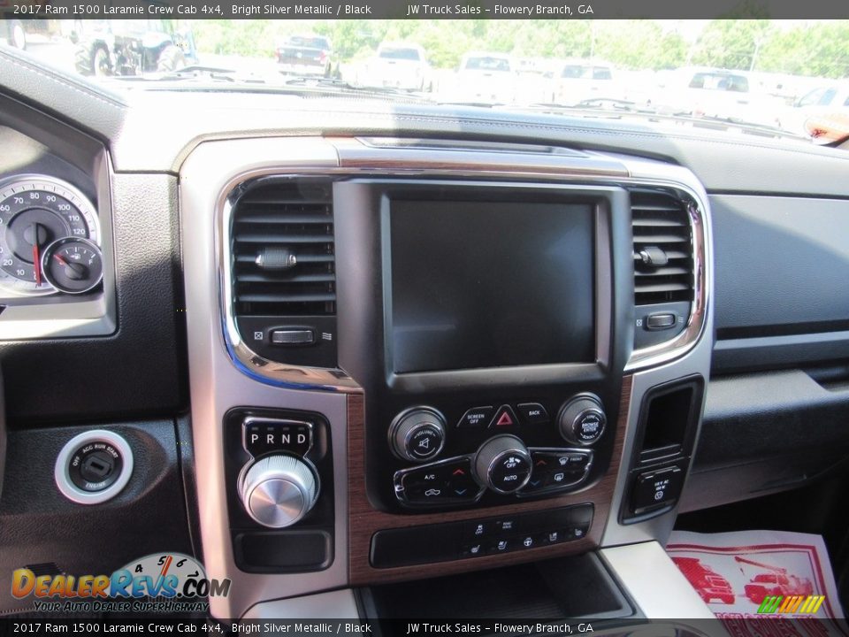 2017 Ram 1500 Laramie Crew Cab 4x4 Bright Silver Metallic / Black Photo #21