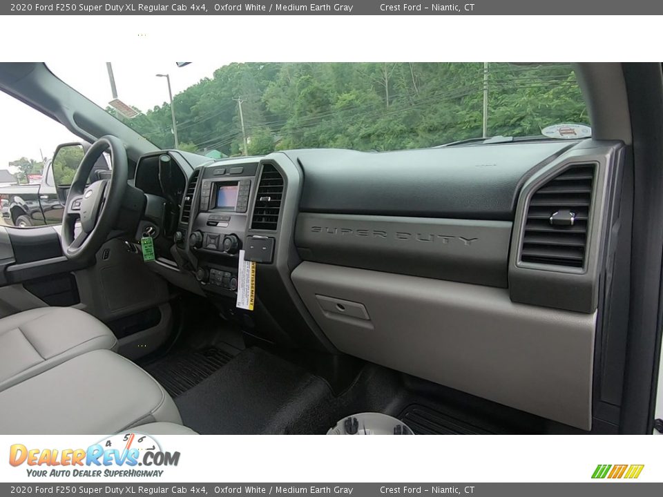 2020 Ford F250 Super Duty XL Regular Cab 4x4 Oxford White / Medium Earth Gray Photo #21