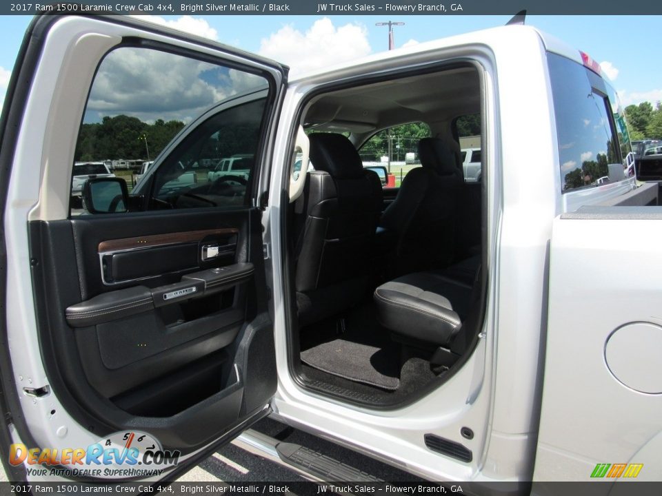 2017 Ram 1500 Laramie Crew Cab 4x4 Bright Silver Metallic / Black Photo #28