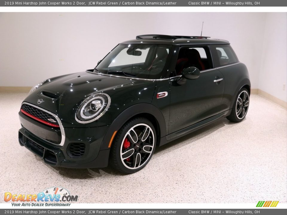 Front 3/4 View of 2019 Mini Hardtop John Cooper Works 2 Door Photo #3