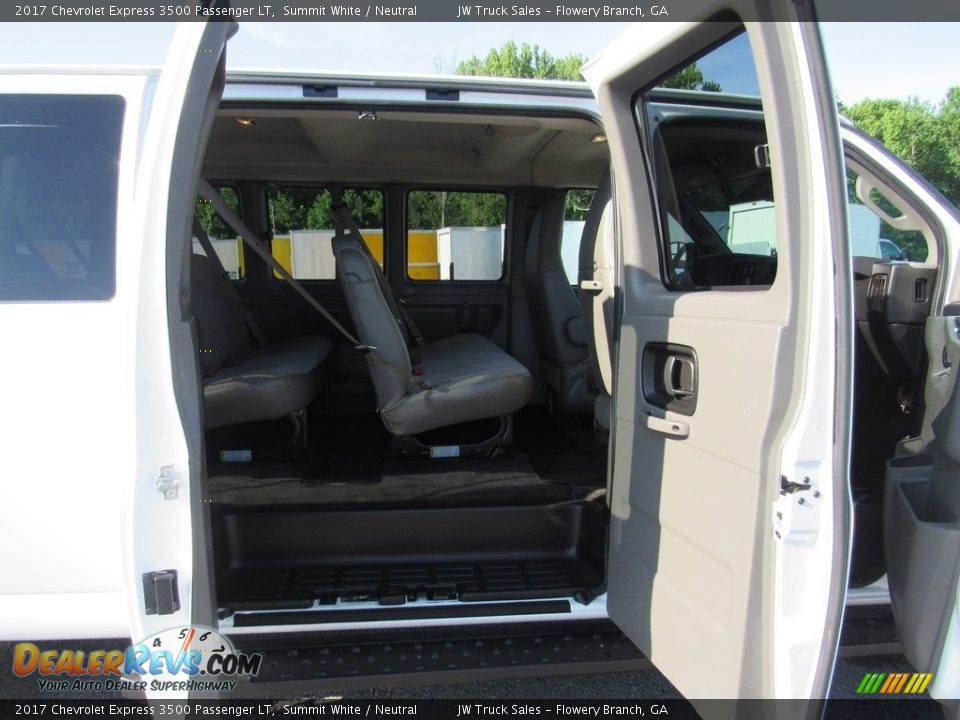 2017 Chevrolet Express 3500 Passenger LT Summit White / Neutral Photo #25