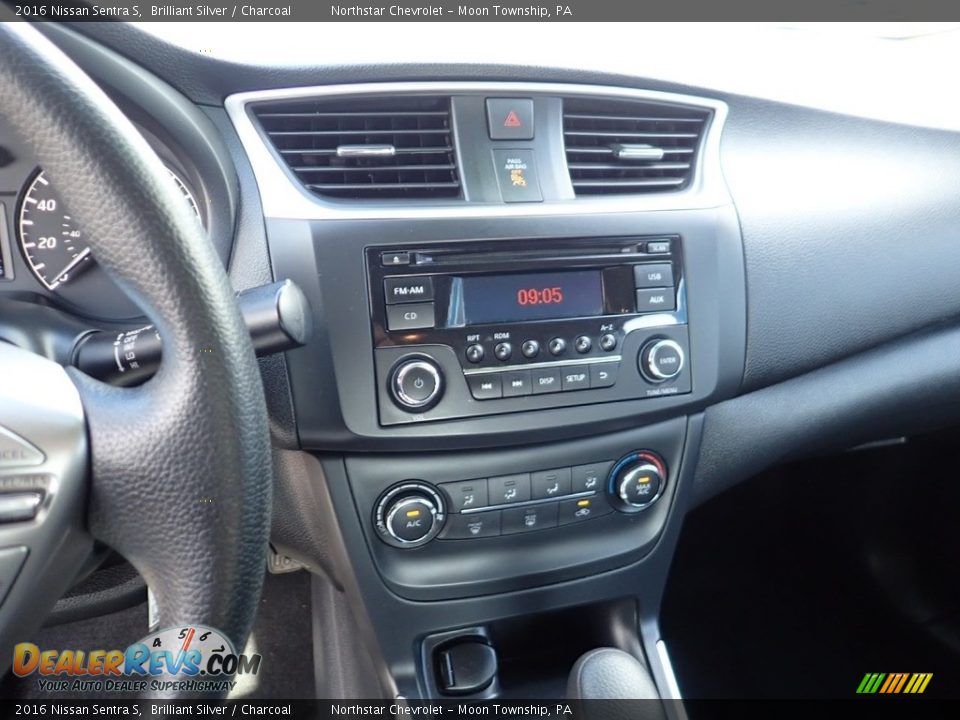 2016 Nissan Sentra S Brilliant Silver / Charcoal Photo #28