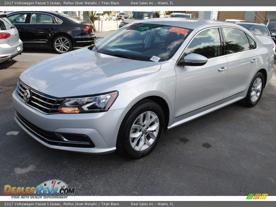2017 Volkswagen Passat S Sedan Reflex Silver Metallic / Titan Black Photo #4