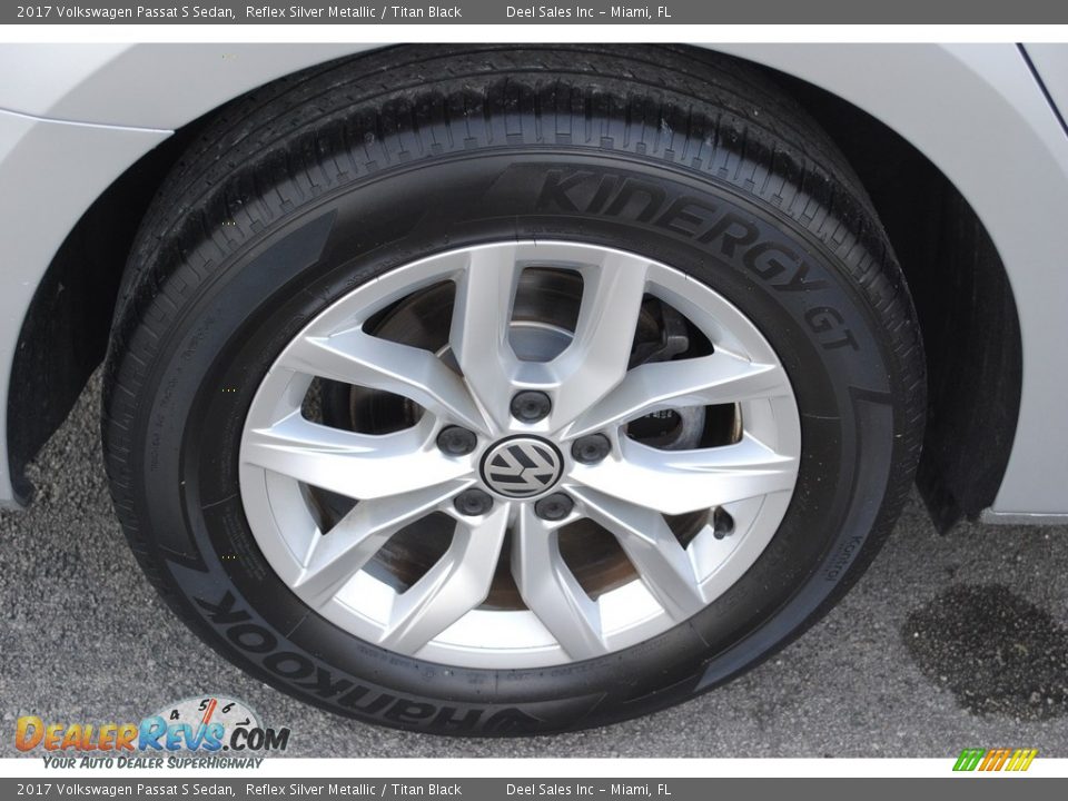 2017 Volkswagen Passat S Sedan Reflex Silver Metallic / Titan Black Photo #11