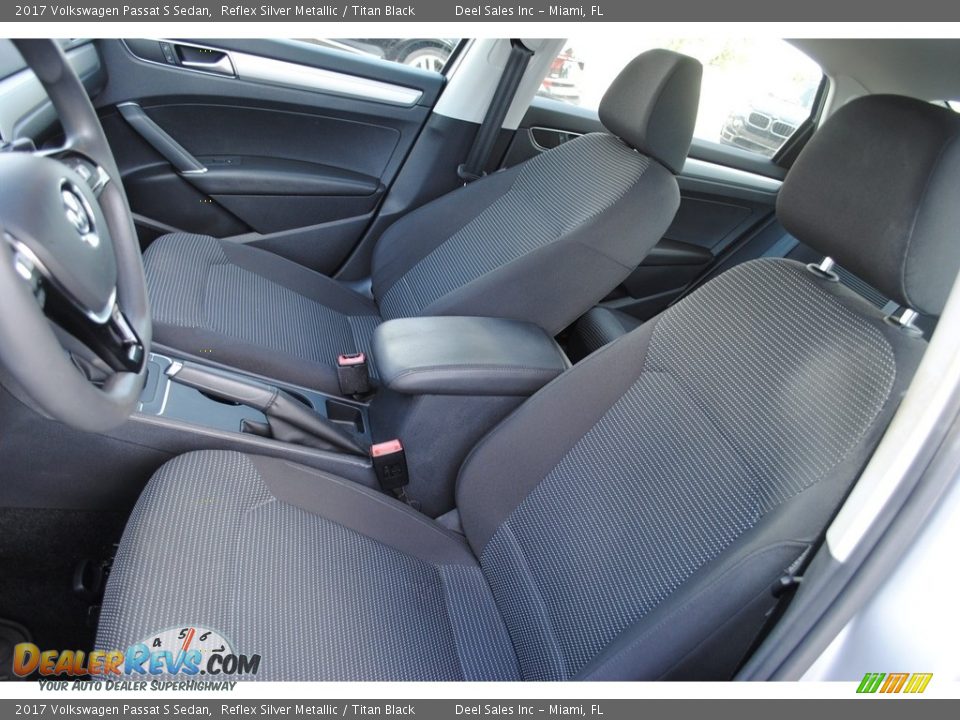 2017 Volkswagen Passat S Sedan Reflex Silver Metallic / Titan Black Photo #13