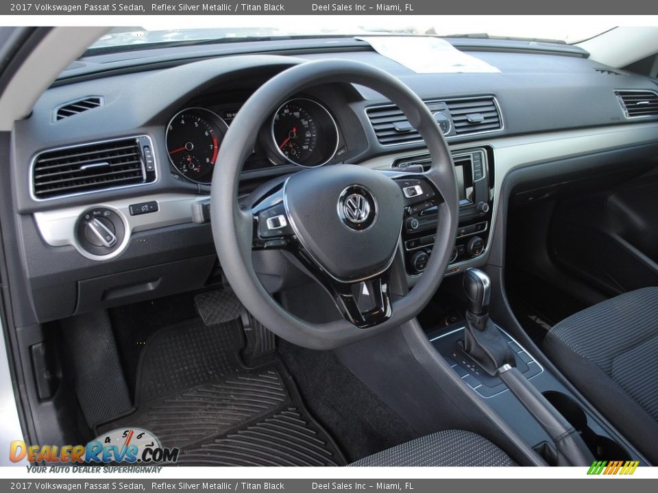 2017 Volkswagen Passat S Sedan Reflex Silver Metallic / Titan Black Photo #15