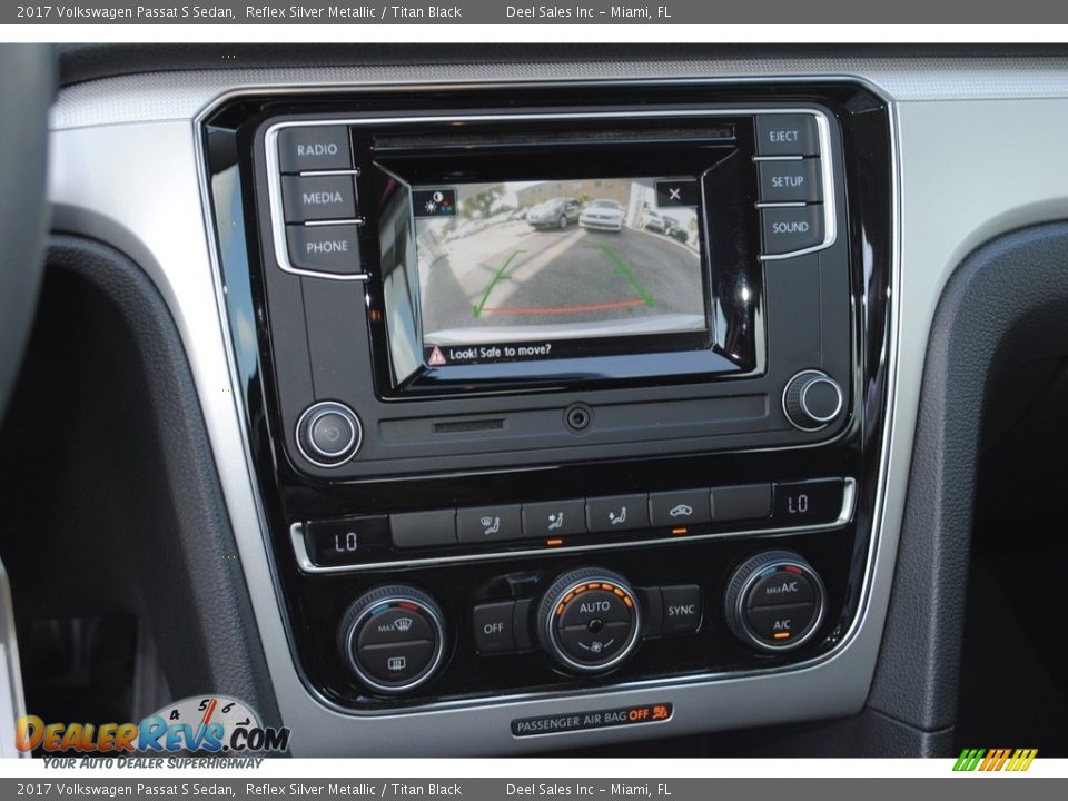 2017 Volkswagen Passat S Sedan Reflex Silver Metallic / Titan Black Photo #16
