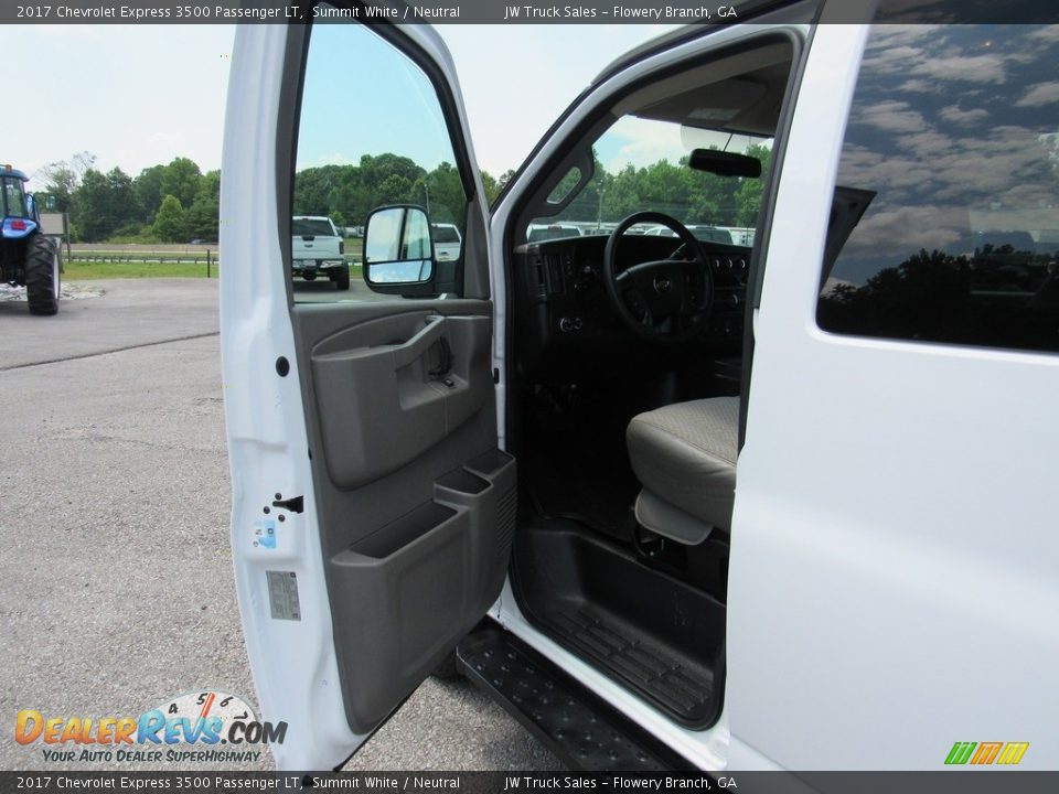 2017 Chevrolet Express 3500 Passenger LT Summit White / Neutral Photo #10