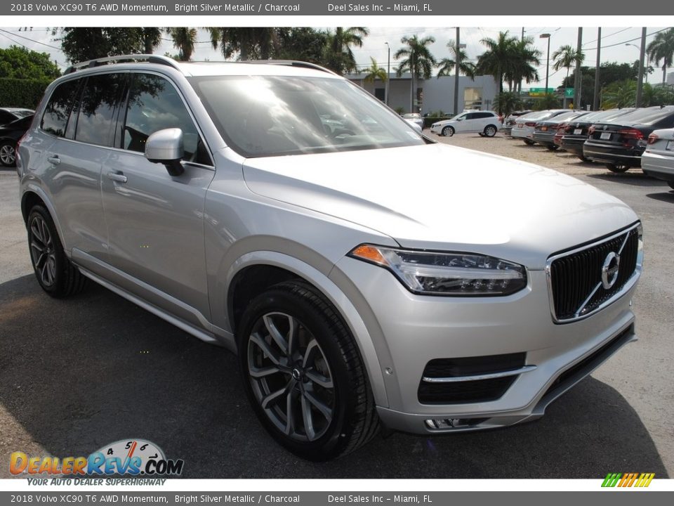 2018 Volvo XC90 T6 AWD Momentum Bright Silver Metallic / Charcoal Photo #2