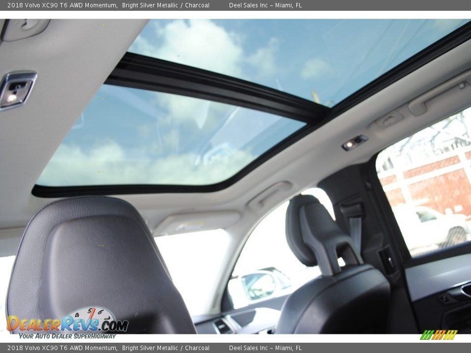 2018 Volvo XC90 T6 AWD Momentum Bright Silver Metallic / Charcoal Photo #12