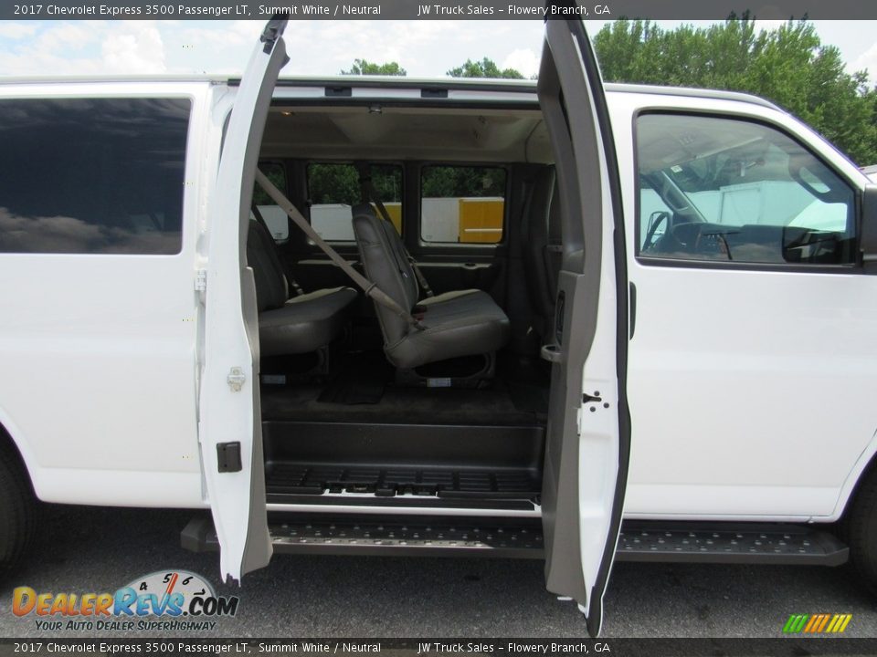 2017 Chevrolet Express 3500 Passenger LT Summit White / Neutral Photo #24