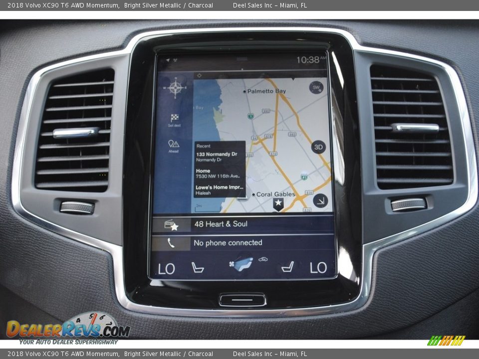 2018 Volvo XC90 T6 AWD Momentum Bright Silver Metallic / Charcoal Photo #17