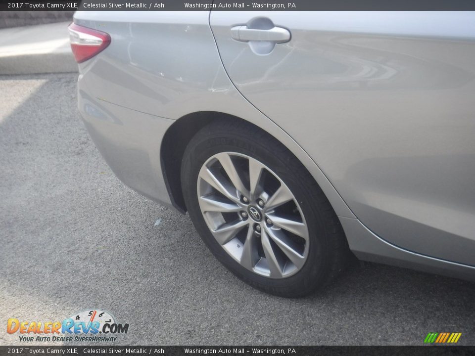 2017 Toyota Camry XLE Celestial Silver Metallic / Ash Photo #11