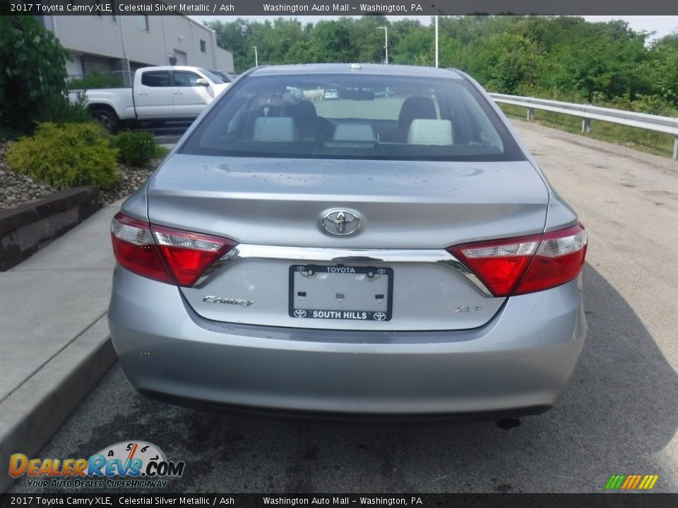 2017 Toyota Camry XLE Celestial Silver Metallic / Ash Photo #17