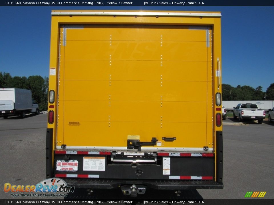 2016 GMC Savana Cutaway 3500 Commercial Moving Truck Yellow / Pewter Photo #4