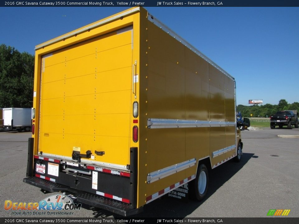 2016 GMC Savana Cutaway 3500 Commercial Moving Truck Yellow / Pewter Photo #5