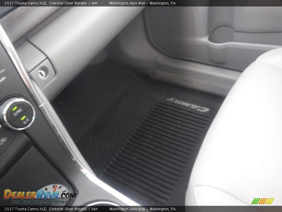 2017 Toyota Camry XLE Celestial Silver Metallic / Ash Photo #28