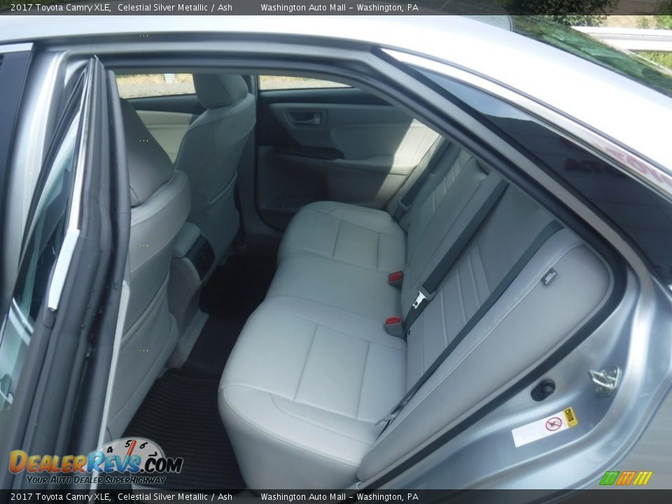 2017 Toyota Camry XLE Celestial Silver Metallic / Ash Photo #29